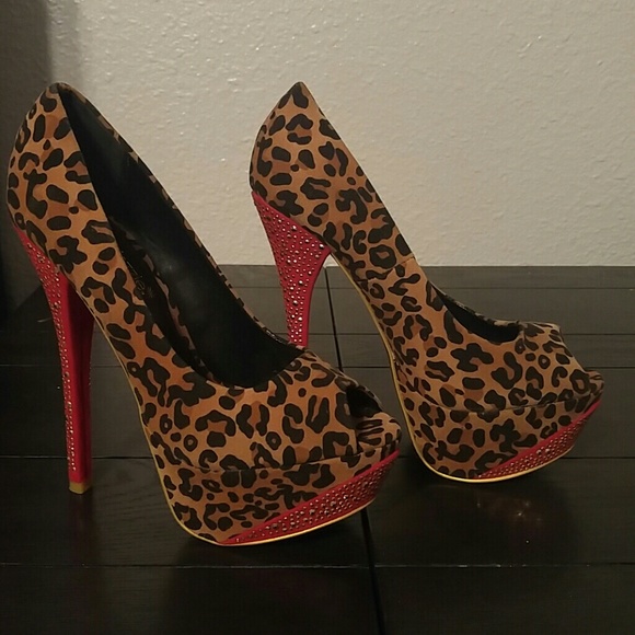 Platform heels - Picture 2 of 3